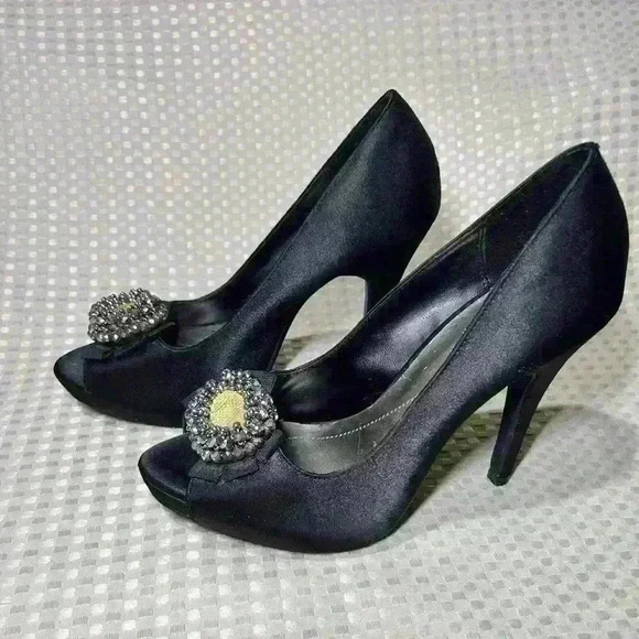 Apt 9 Womens Cindy Black Rhinestone Flower - Picture 2 of 11